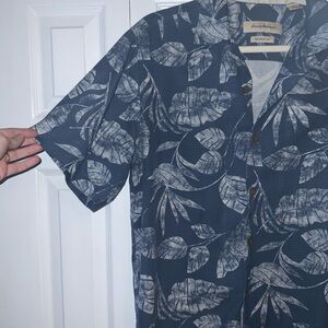 Tommy Bahama Men’s Hawaiian silk Floral Original Fit Camp Shirt